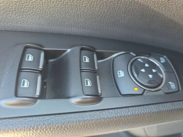 Used 2018 Silver Ford SE image 27