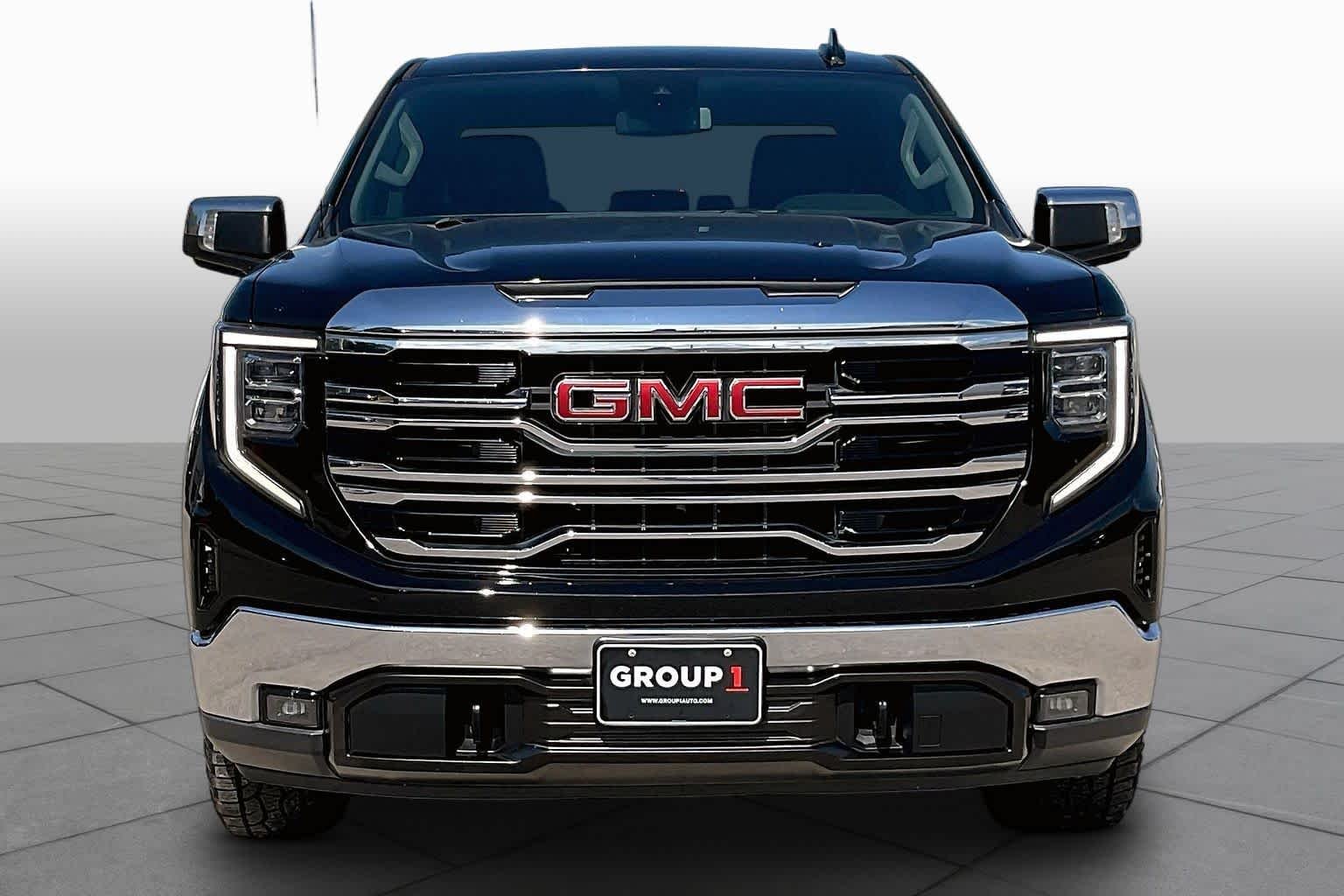 Used 2023 Onyx Black GMC SLT image 4