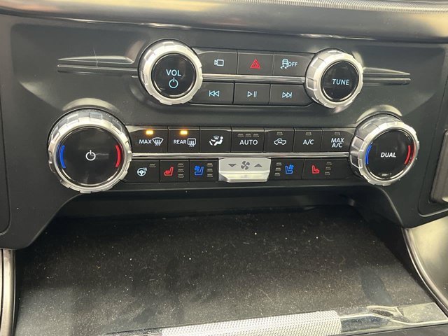 Used 2025 Agate Black Ford LARIAT image 23