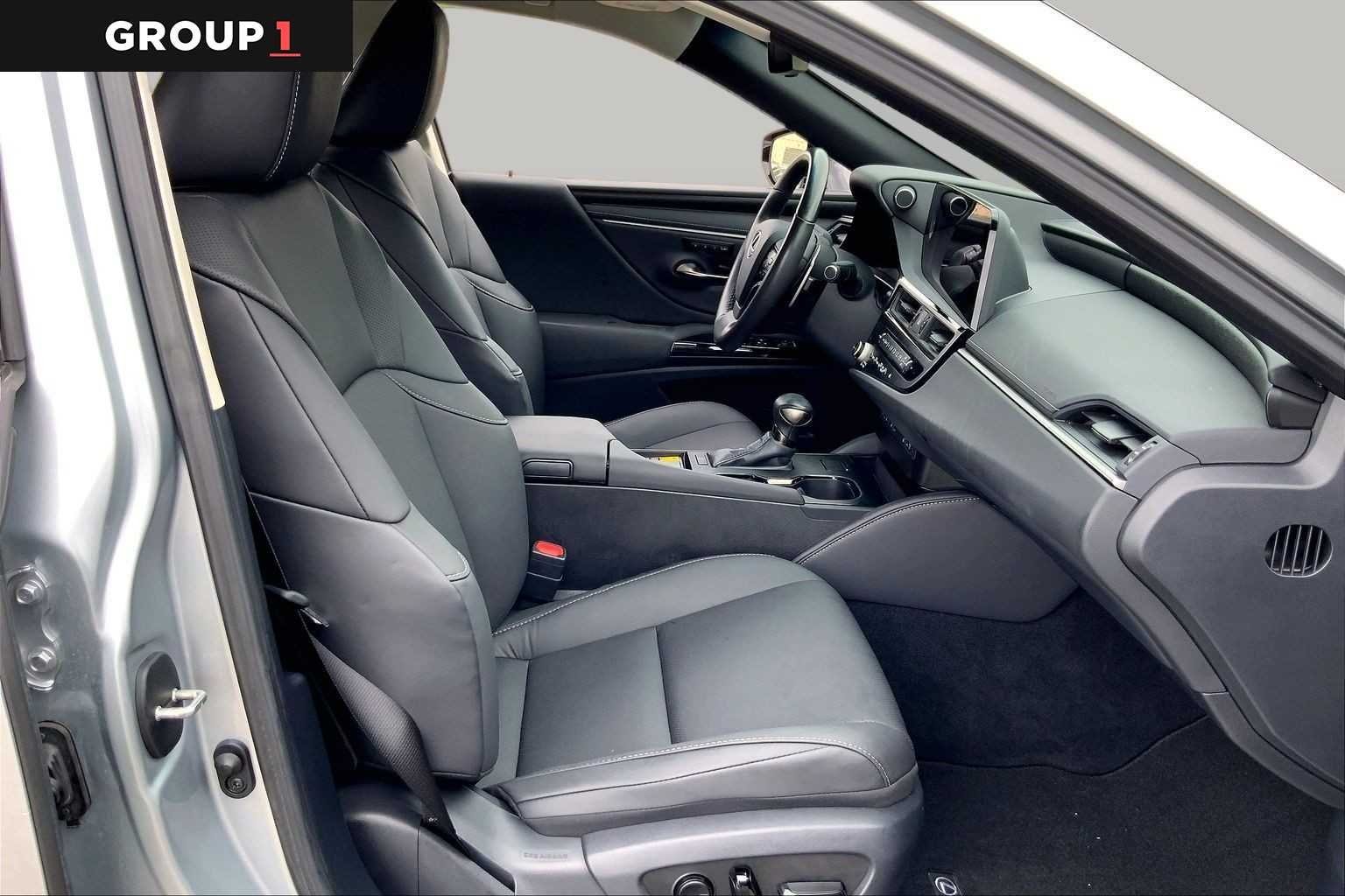 Used 2024 Iridium Lexus  image 9