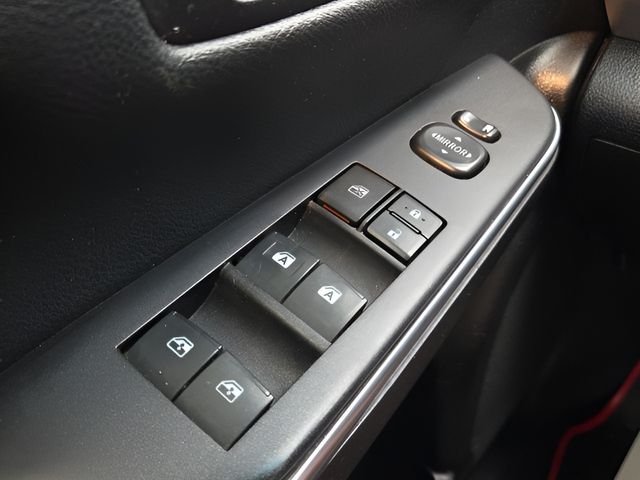 Used 2015 Black Toyota LE image 18