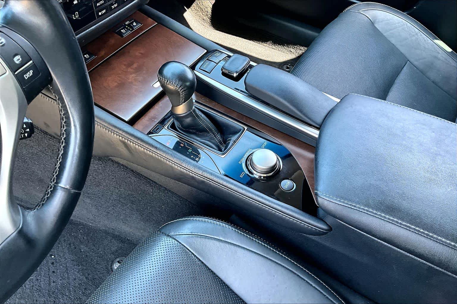 Used 2015 Atomic Silver Lexus  image 17
