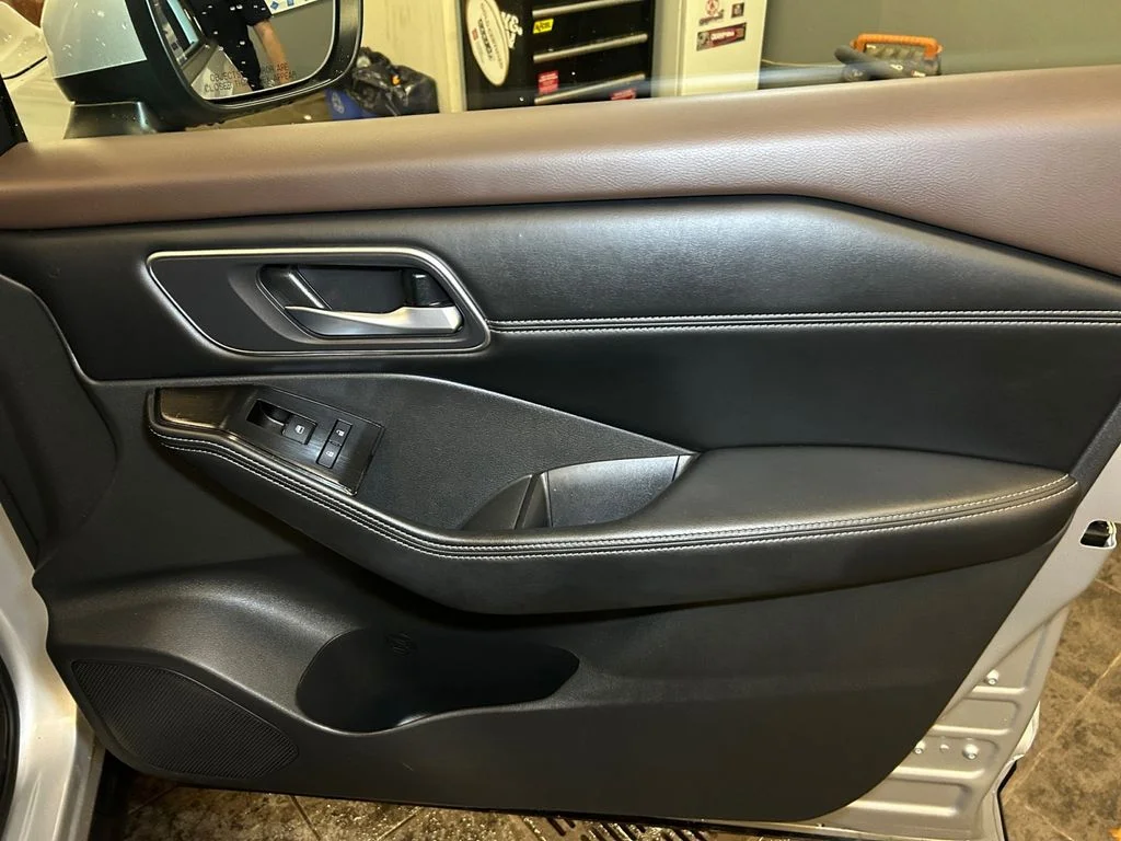Used 2021 Brilliant Silver Nissan SV image 17