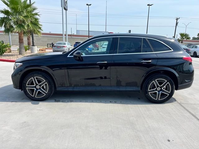 New 2026 Black Mercedes-Benz GLC 300 image 32