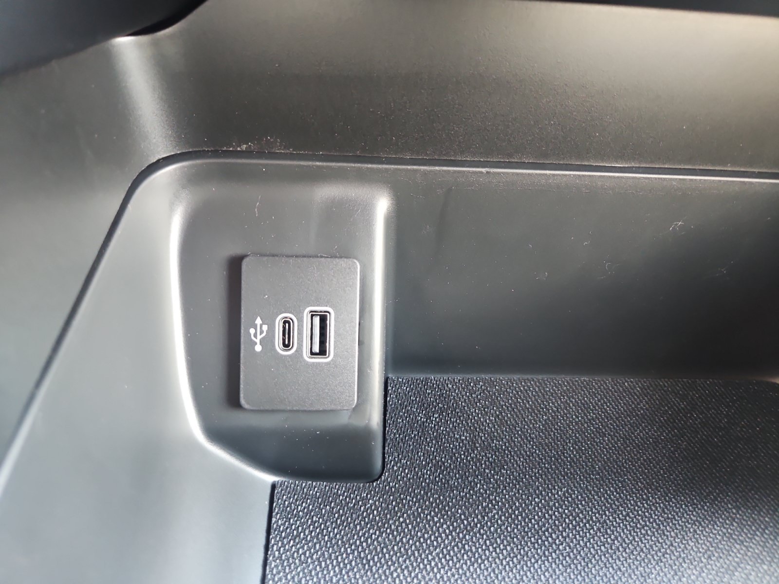 New 2026 Agate Black Metallic Ford XLT image 18