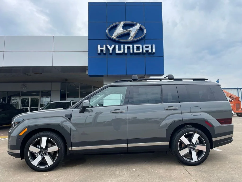 Used 2025 Gray Hyundai Limited image 2
