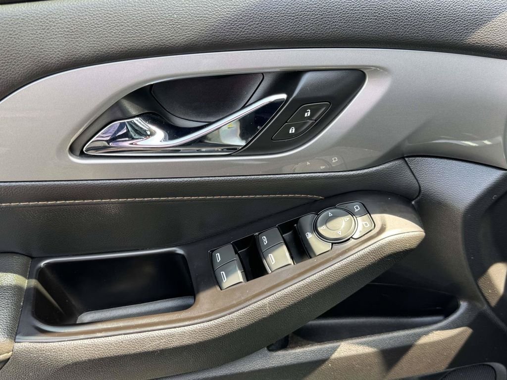 Used 2019 Silver Chevrolet LT image 20