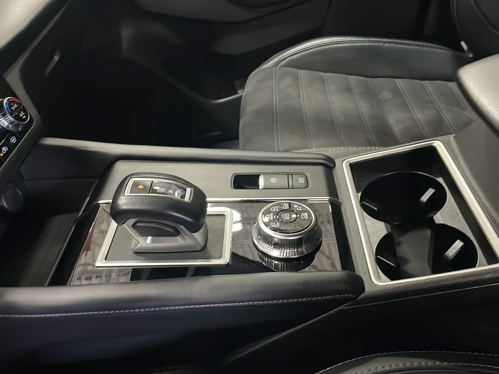 Used 2024 Black Mitsubishi SE image 22