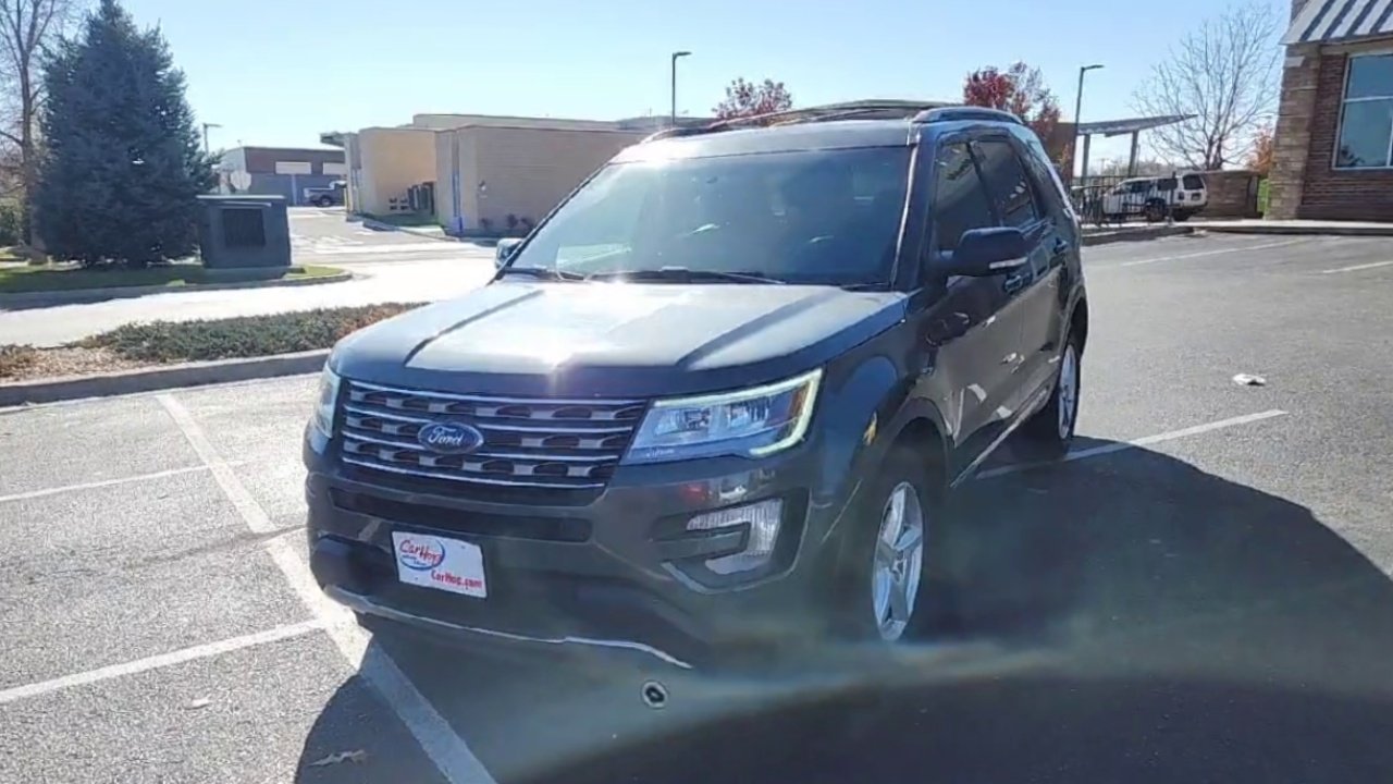 2016 Ford Explorer XLT photo 2