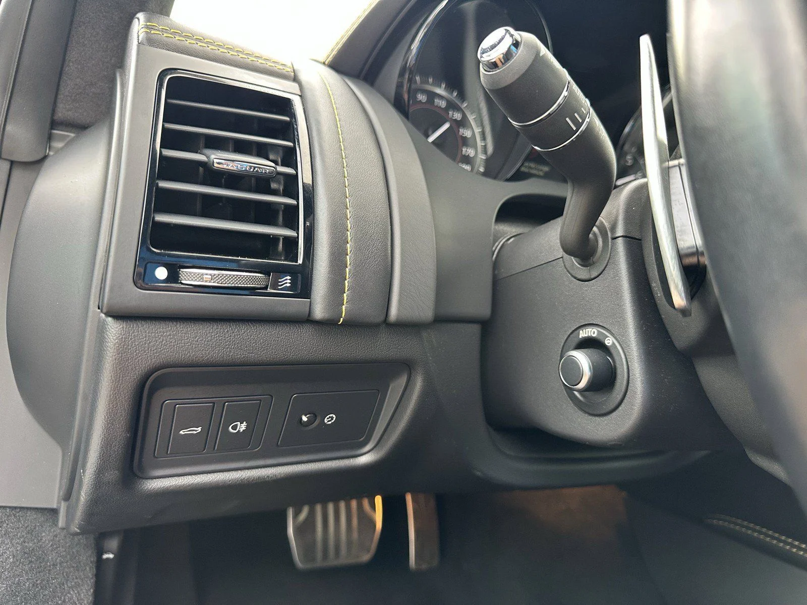 Used 2018 Black Jaguar 400 Sport image 27