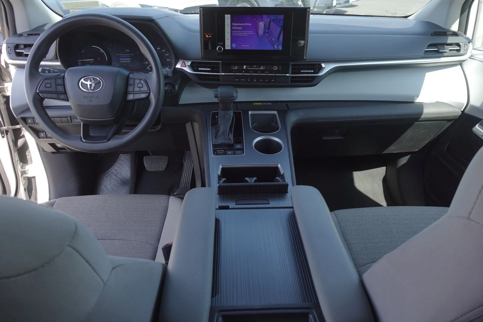 Used 2025 Ice Cap Toyota LE image 10