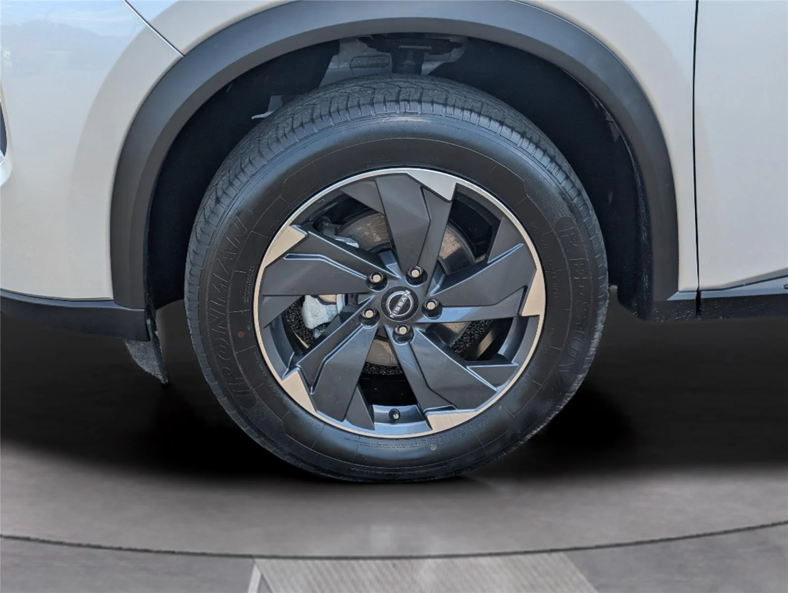 Used 2025 Brilliant Silver Metallic Nissan SV image 36