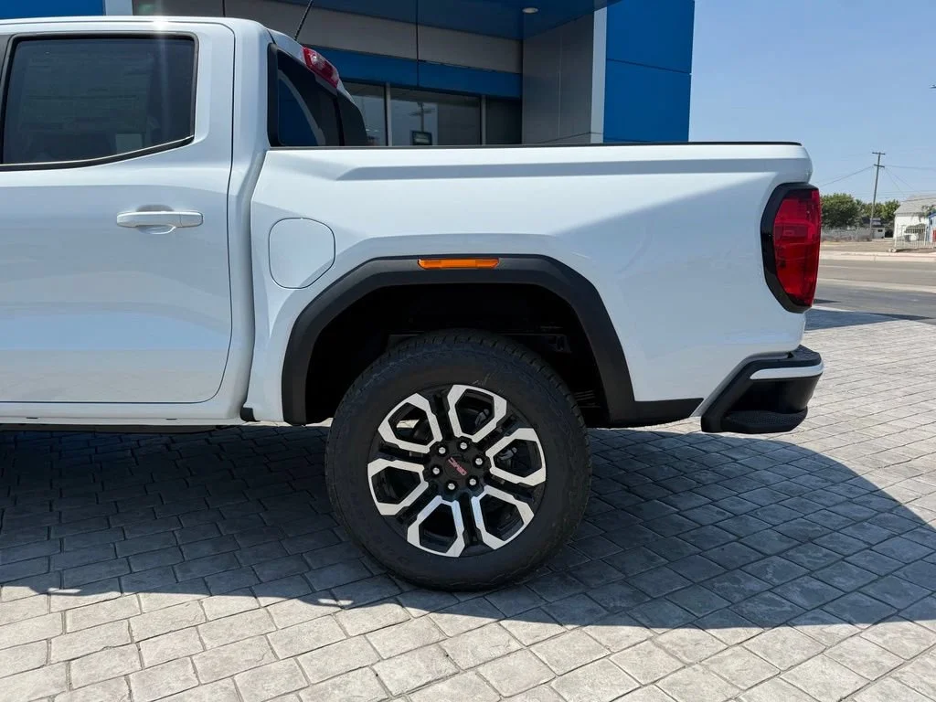 New 2026 Summit White GMC AT4 image 10