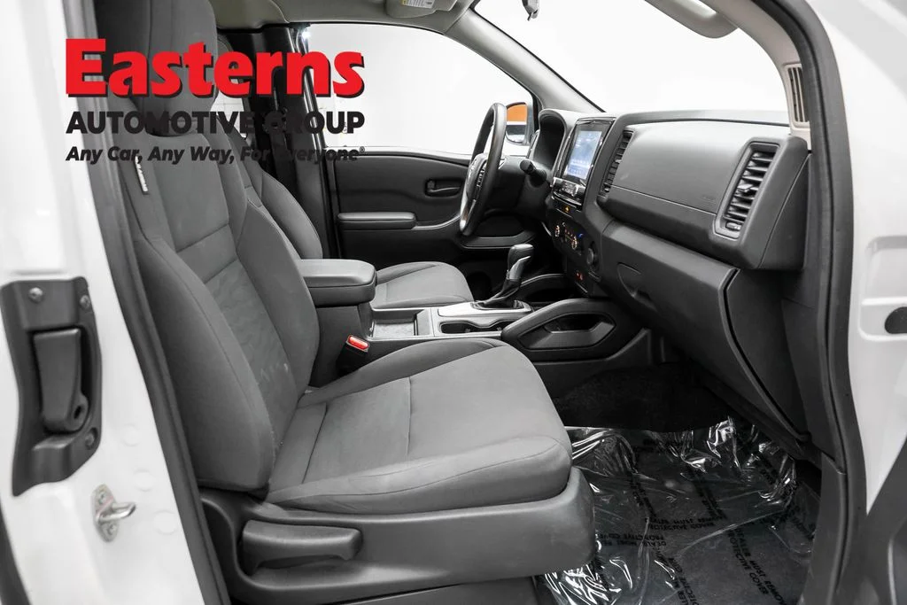 Used 2022 White Nissan S image 22