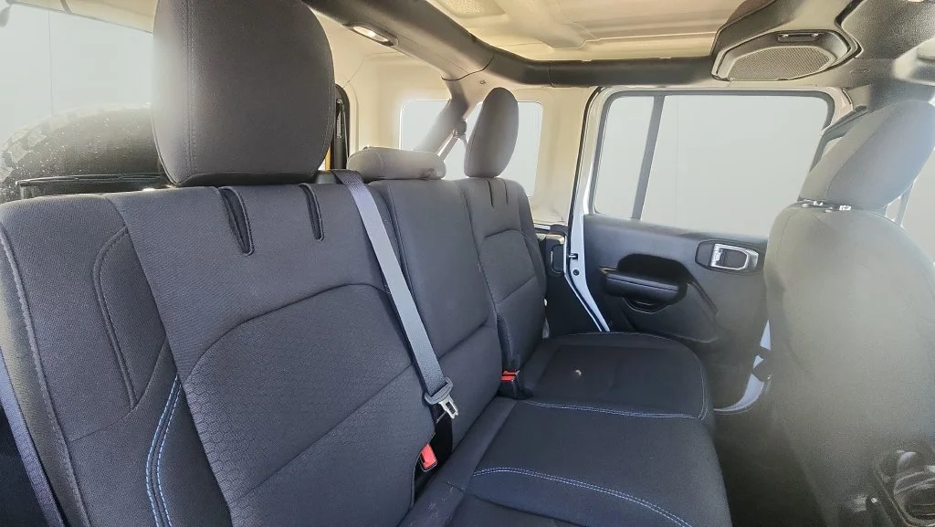 Used 2023 White Jeep Rubicon 4xe image 12