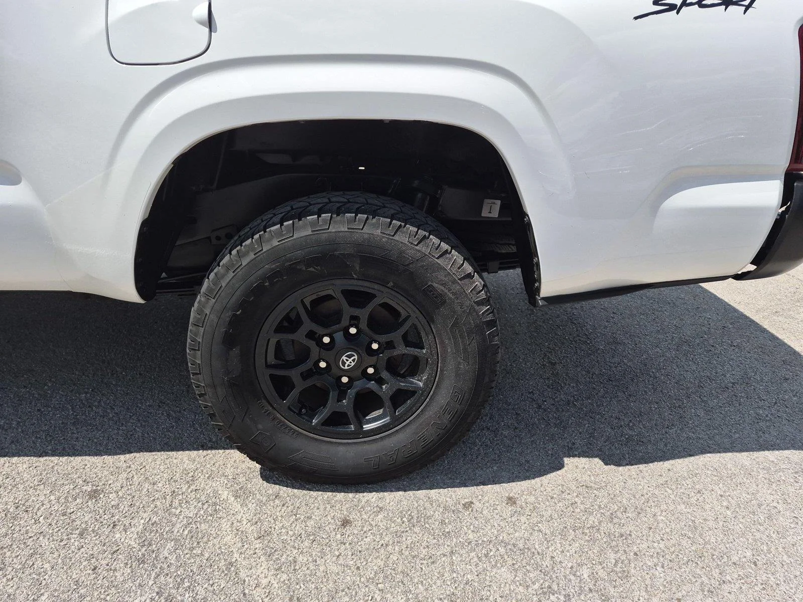 Used 2022 White Toyota SR image 11