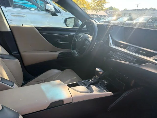 Used 2019 Silver Lexus 350 Ultra Luxury image 14