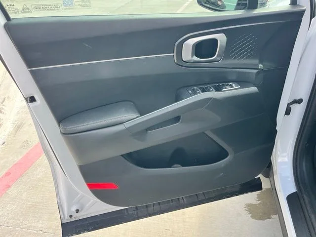 Used 2025 White Kia LX image 9