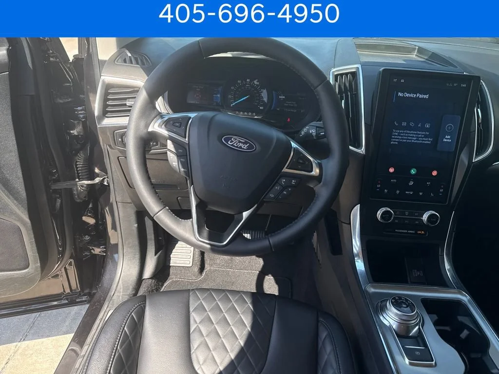 Pre-Owned 2024 Ford Edge Titanium