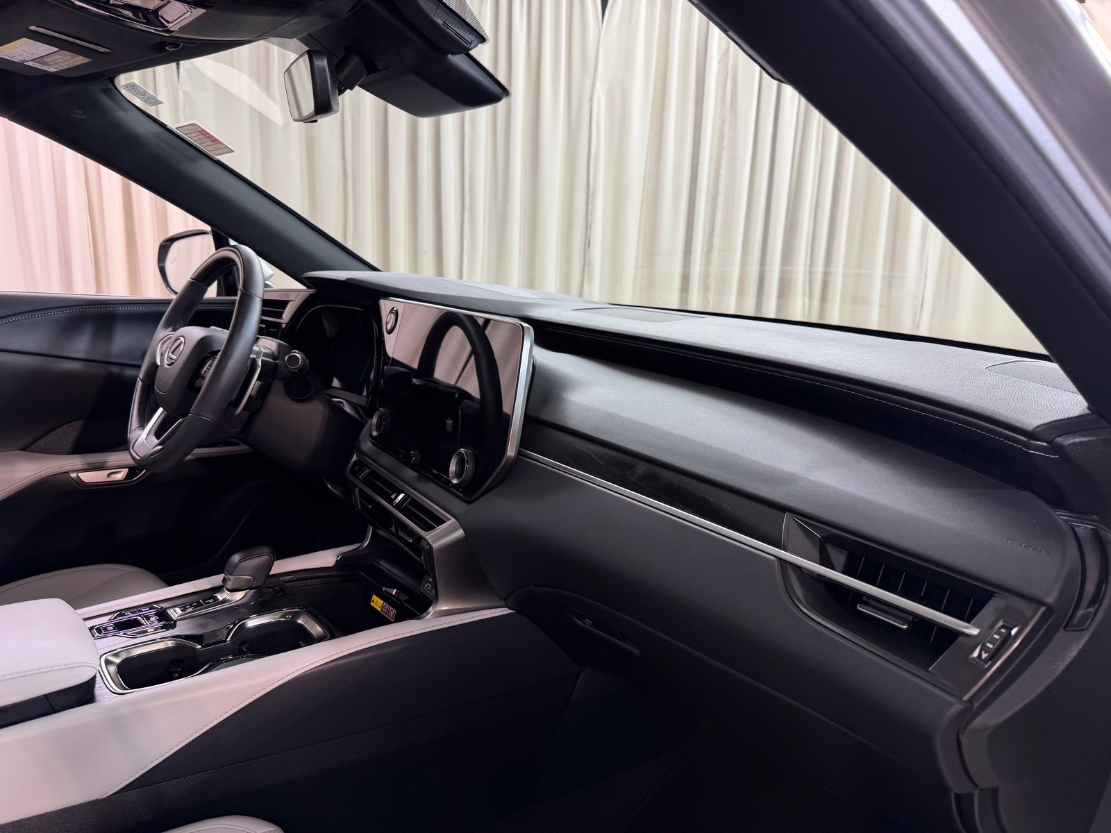 Used 2025 Silver Lexus 350h Premium image 46