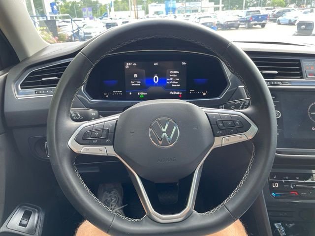 Used 2022 Platinum Gray Metallic Volkswagen 2.0T SE image 18
