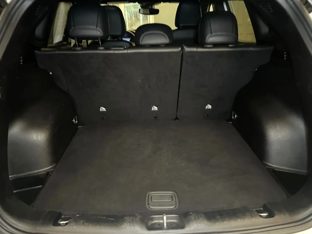 Used 2025 Bright White Jeep Trailhawk image 18