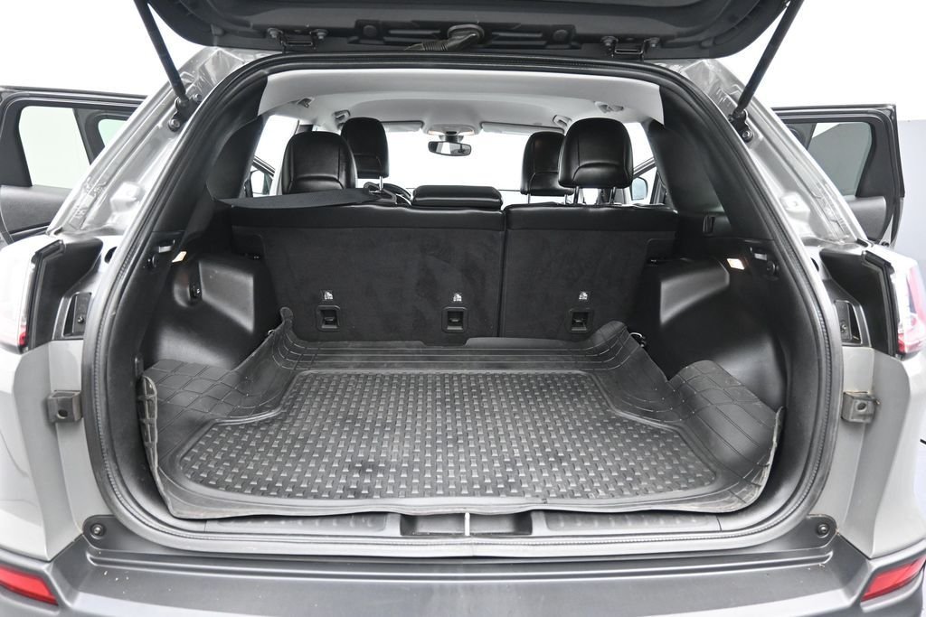 Used 2019 Sting Gray Clearcoat Jeep Trailhawk image 28