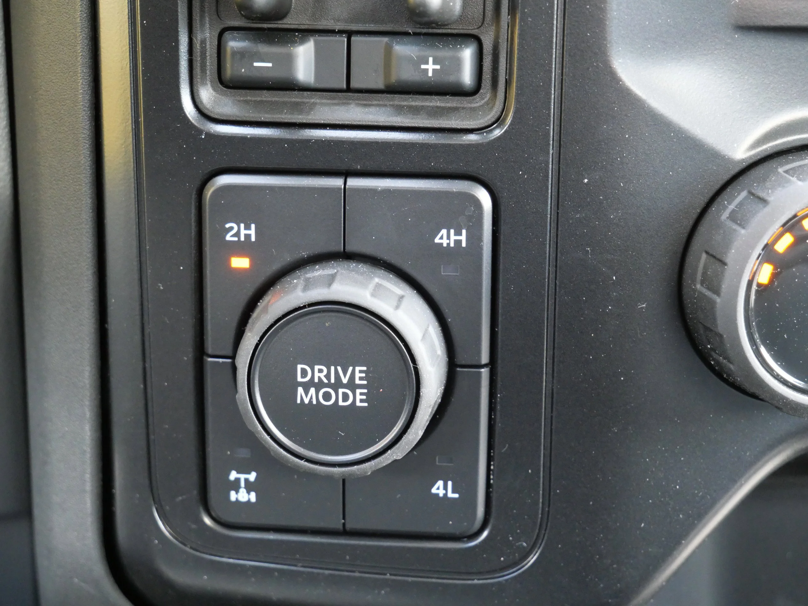 New 2026 Oxford White Ford F-350® XLT image 23