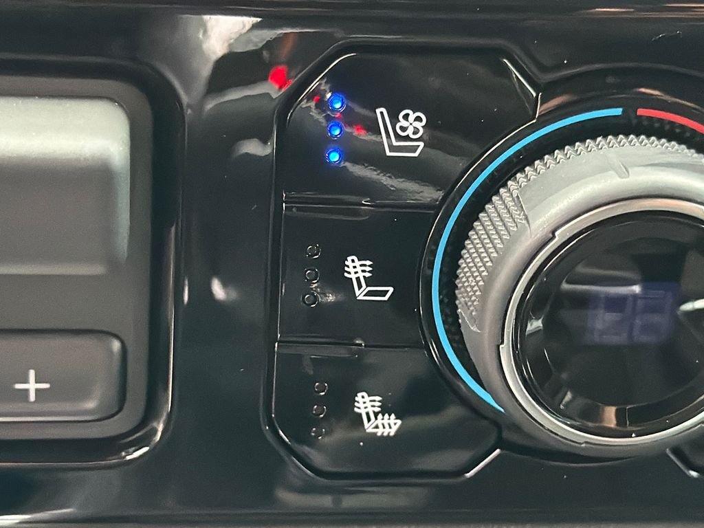 2025 Chevrolet Silverado 1500 LTZ - Photo 30