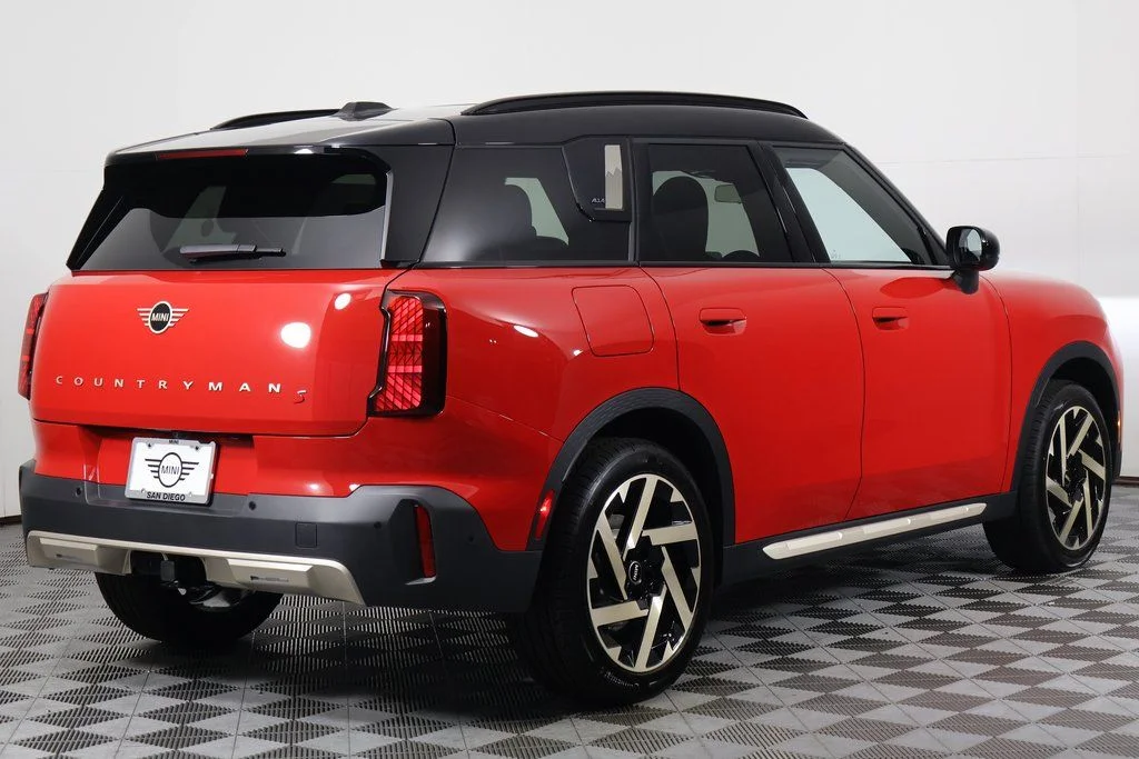New 2027 Chili Red MINI Iconic image 2