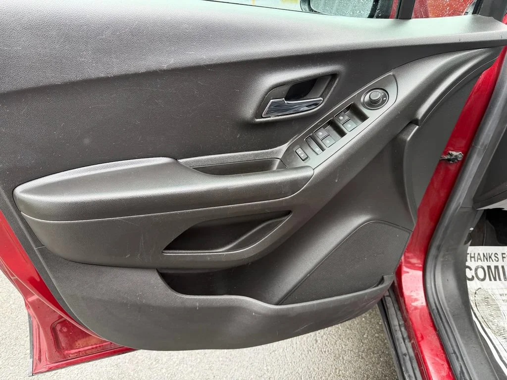 Used 2022 Crimson Metallic Chevrolet LT image 13