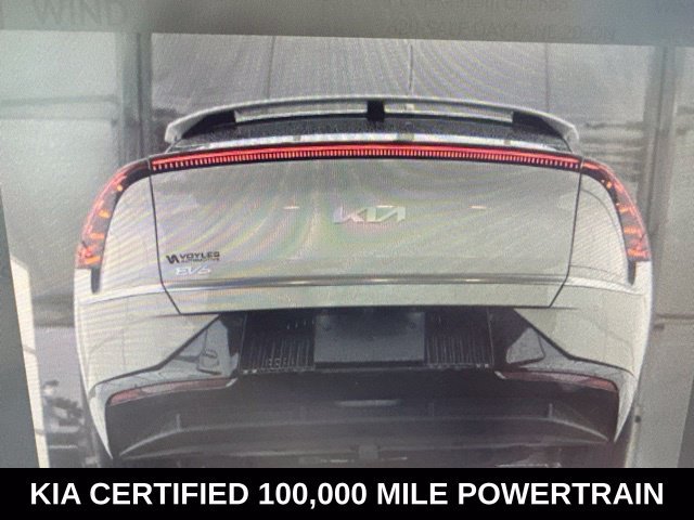 Used 2023  Kia Wind image 12