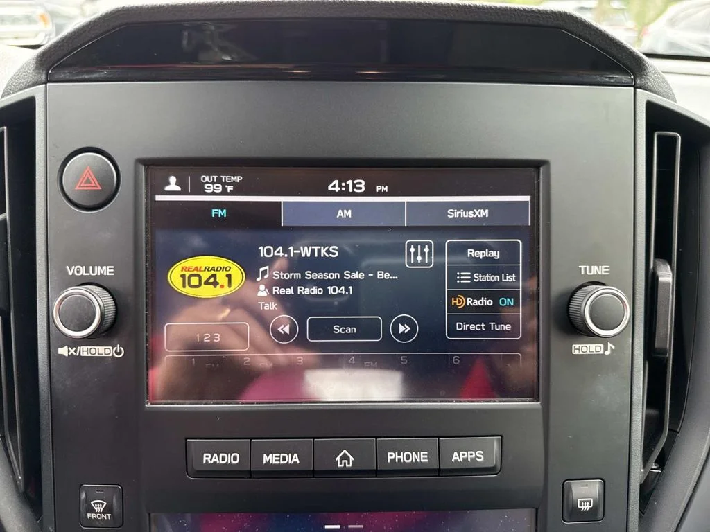 Used 2024 Black Subaru Base image 27