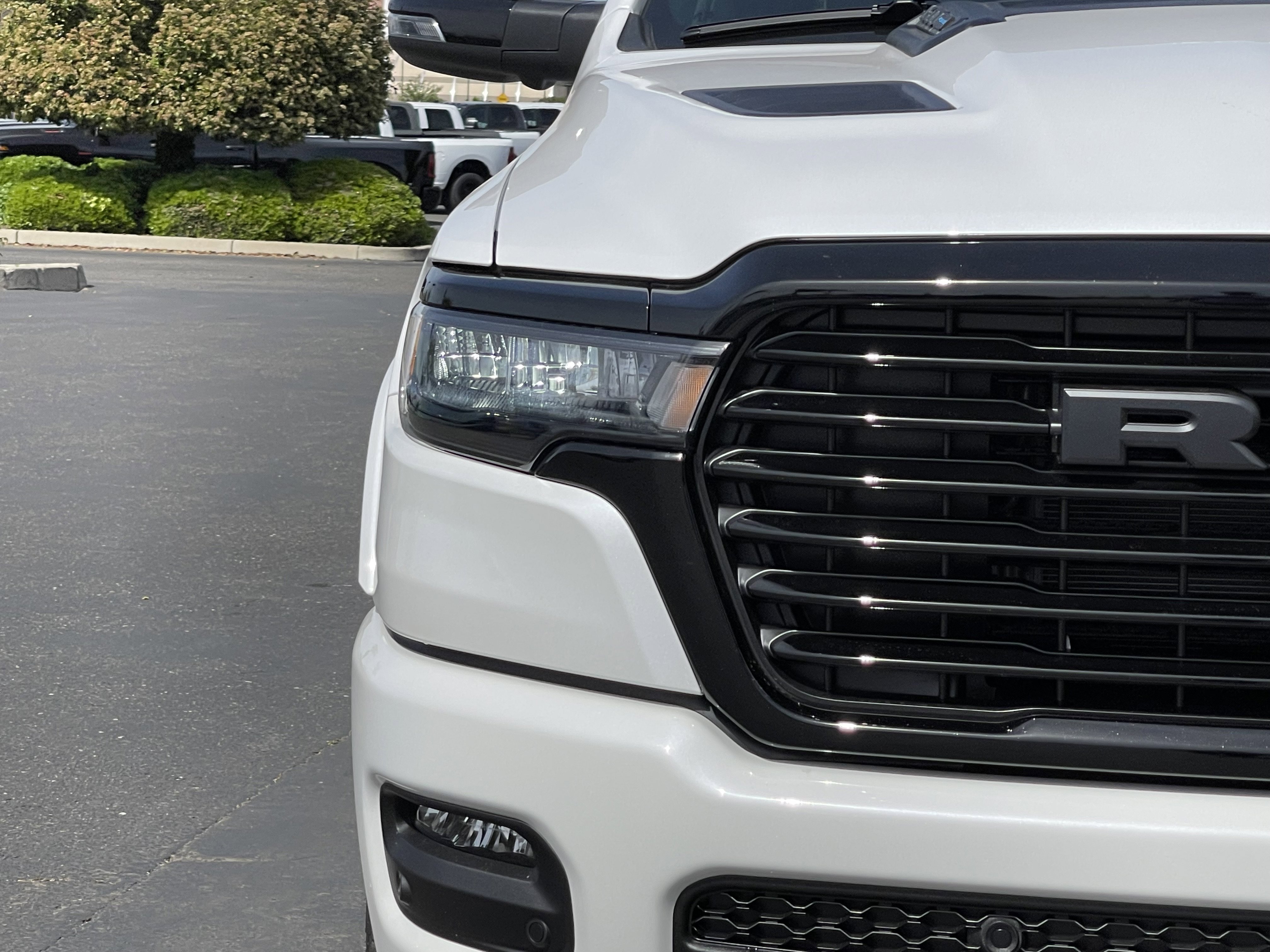 New 2026 Ivory White Tri-Coat Pearl-Coat Exterior Paint RAM Laramie image 5