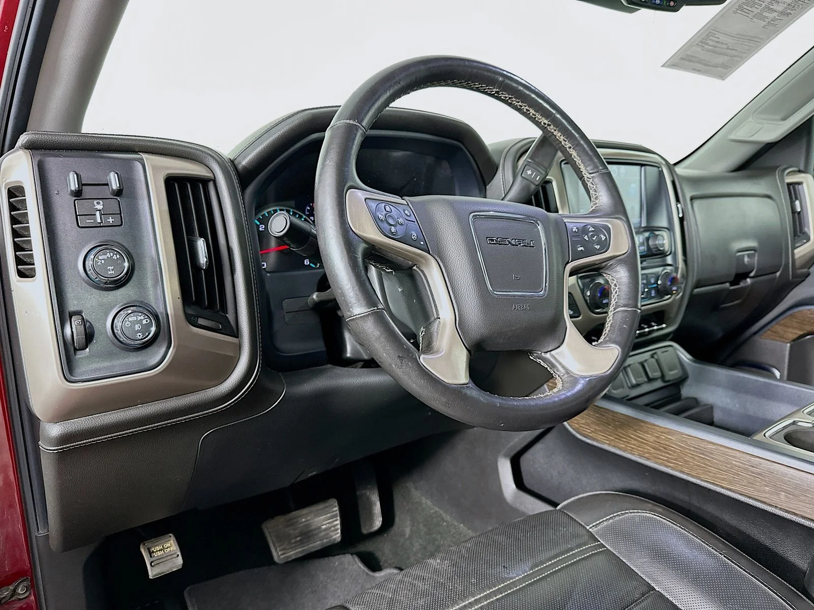 Used 2018 Red Quartz Tintcoat GMC Denali image 10