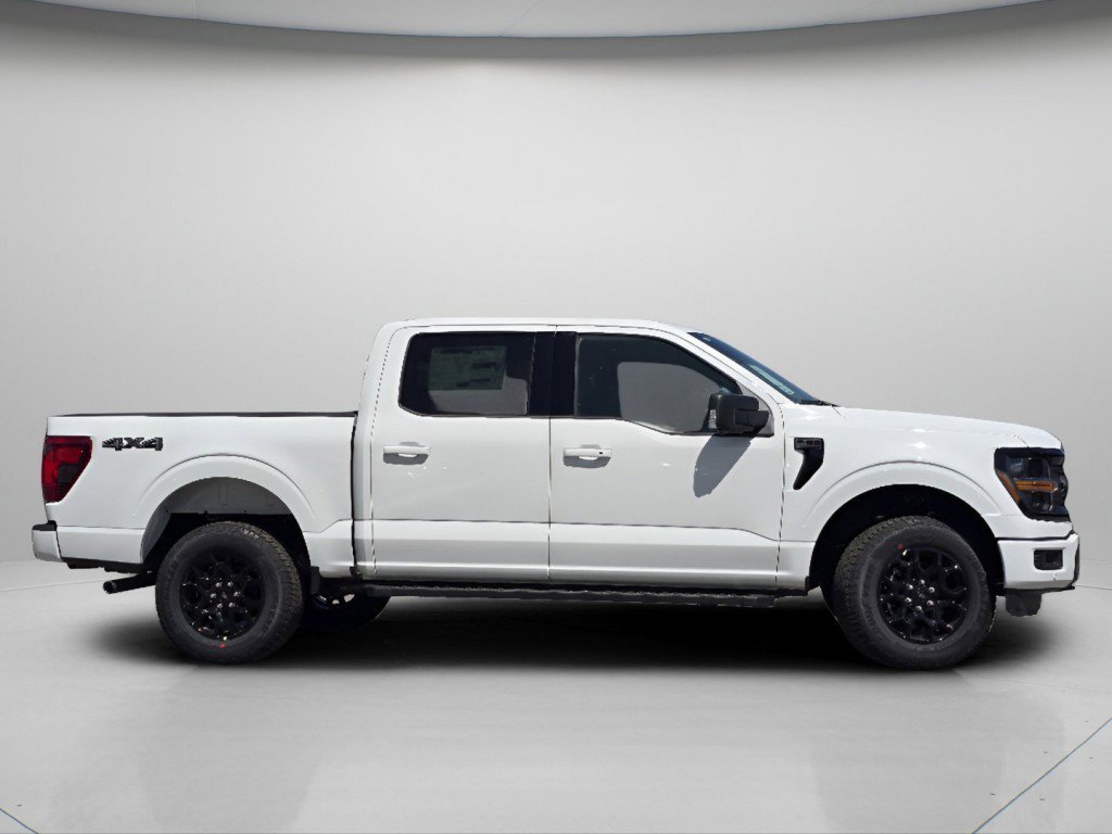 New 2026 Oxford White Ford XLT image 28