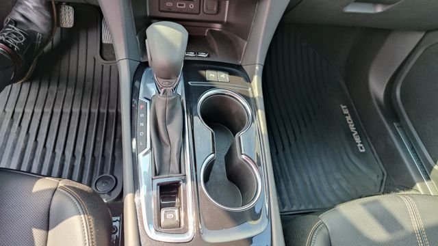Used 2023 Red Chevrolet Premier image 22