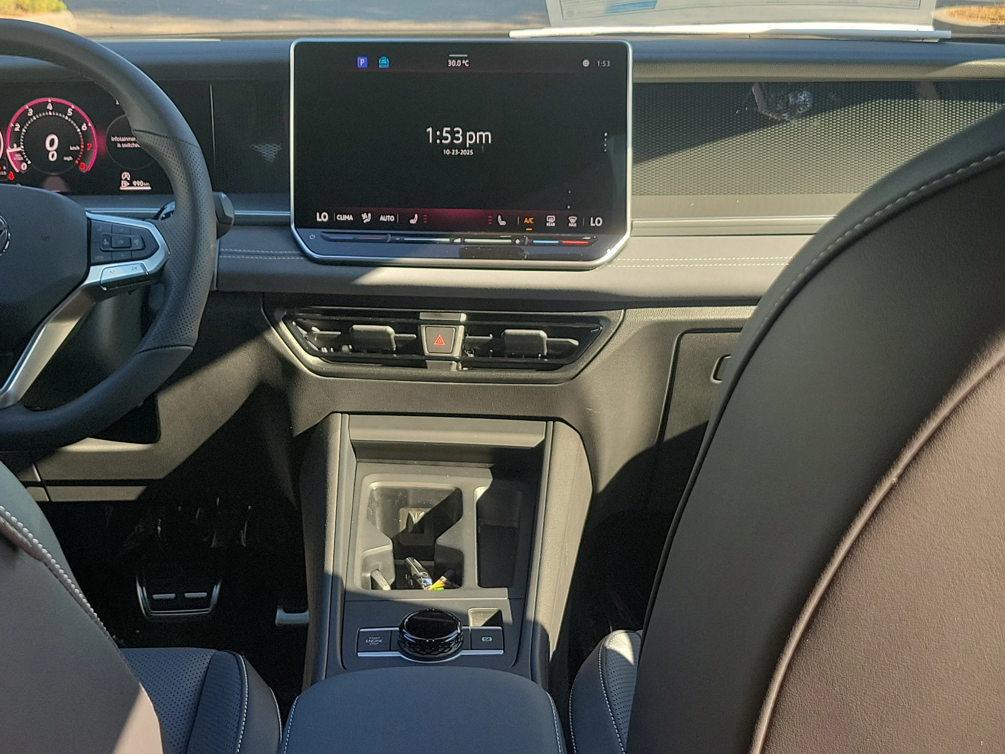 2026 Volkswagen Tiguan SE R-LINE BLACK - Photo 5