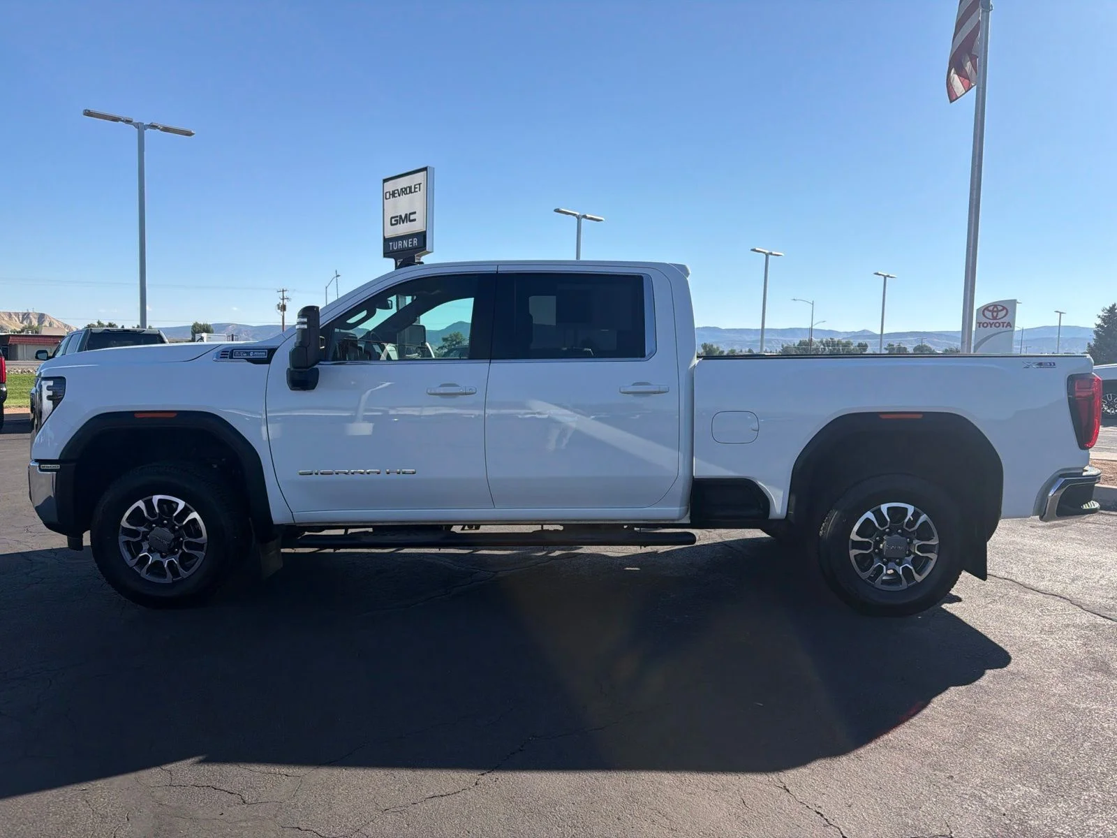 Used 2025 White GMC SLE image 5