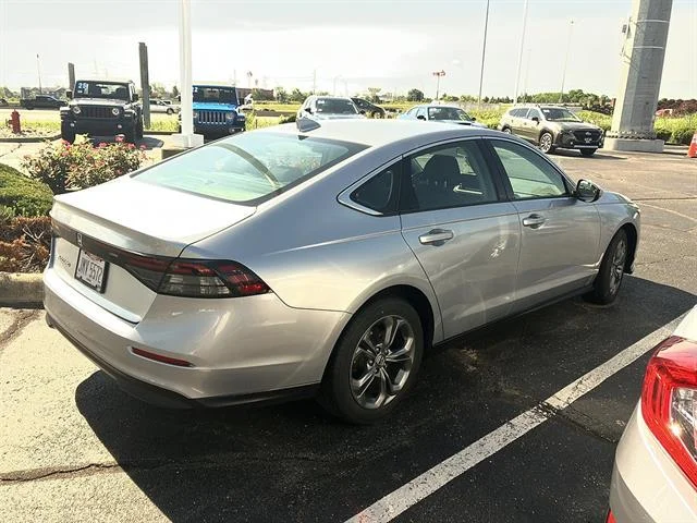 Certified Used 2024 Solar Silver Metallic Honda EX image 5