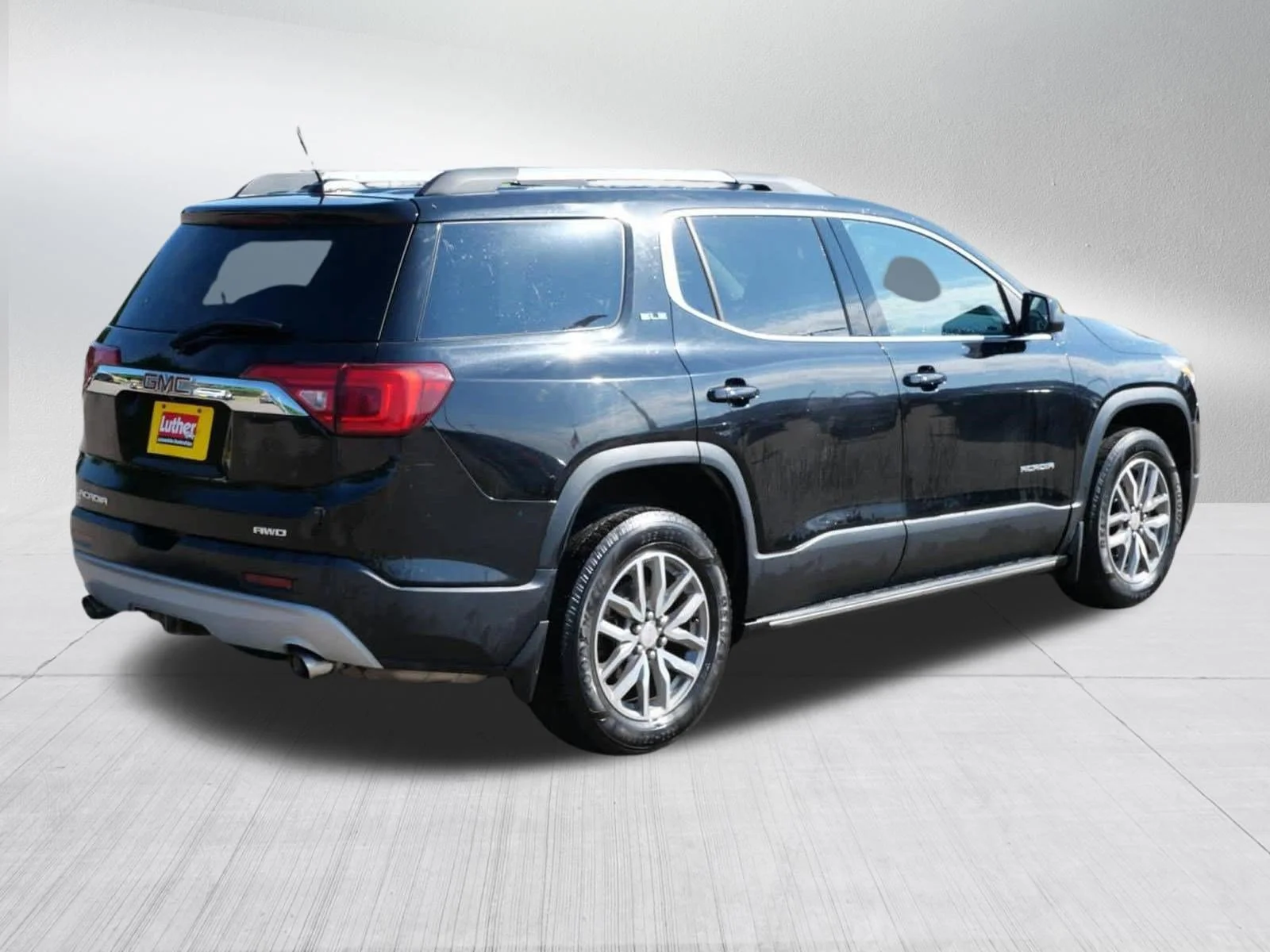 Used 2018 Ebony Twilight Metallic GMC SLE image 7