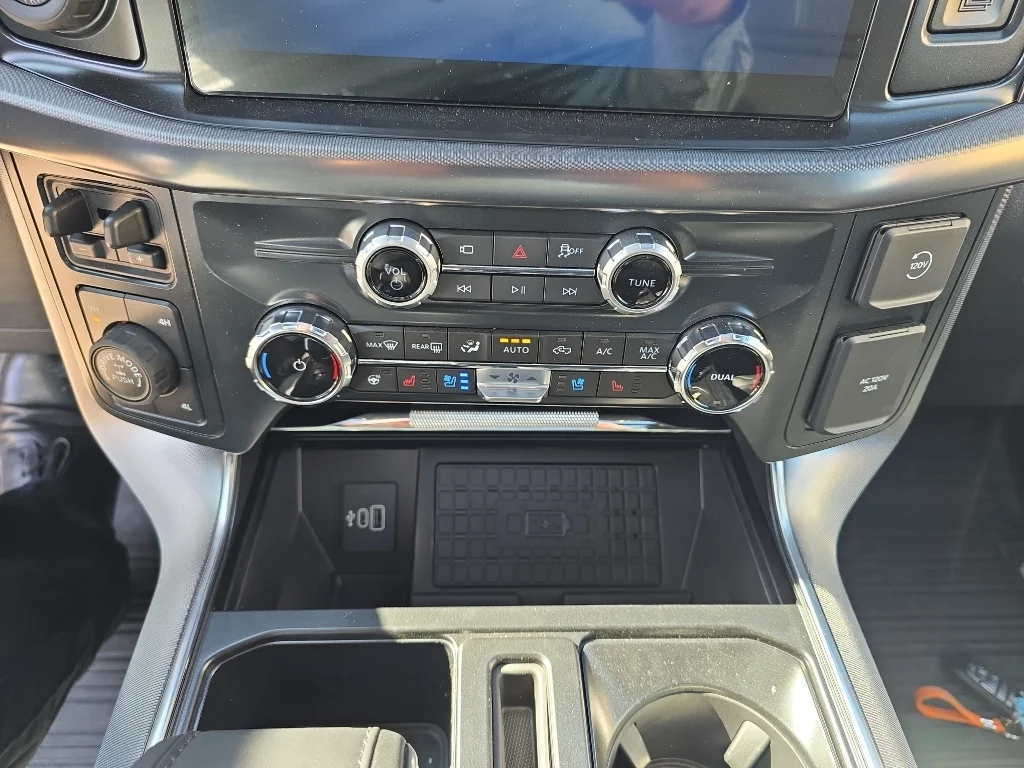 2025 Ford F-150 Platinum - Photo 22
