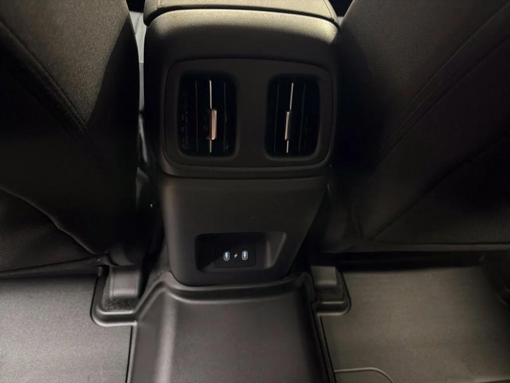 New 2026 Shimmering Silver Hyundai SEL image 27