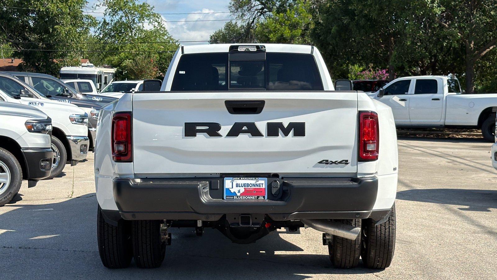 New 2026 Bright White Clear-Coat Exterior Paint RAM Tradesman image 6