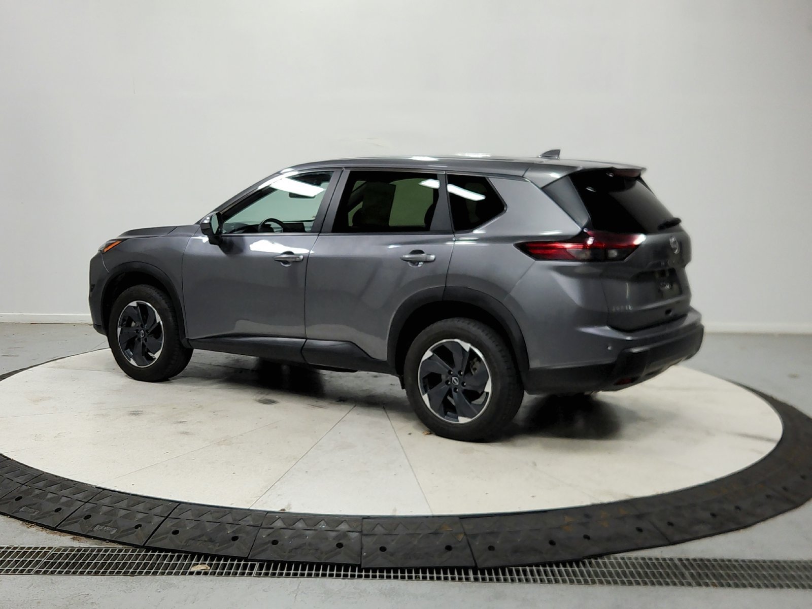Used 2025 Gray Nissan SV image 6