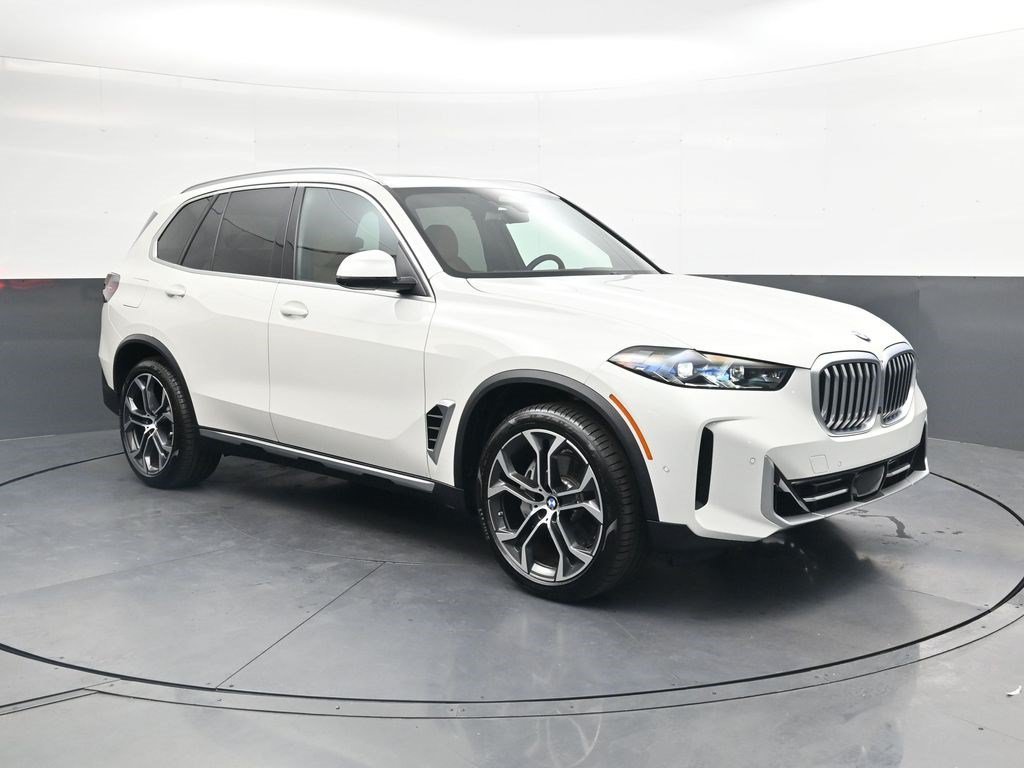 Used 2026 Alpine White BMW xDrive40i image 2
