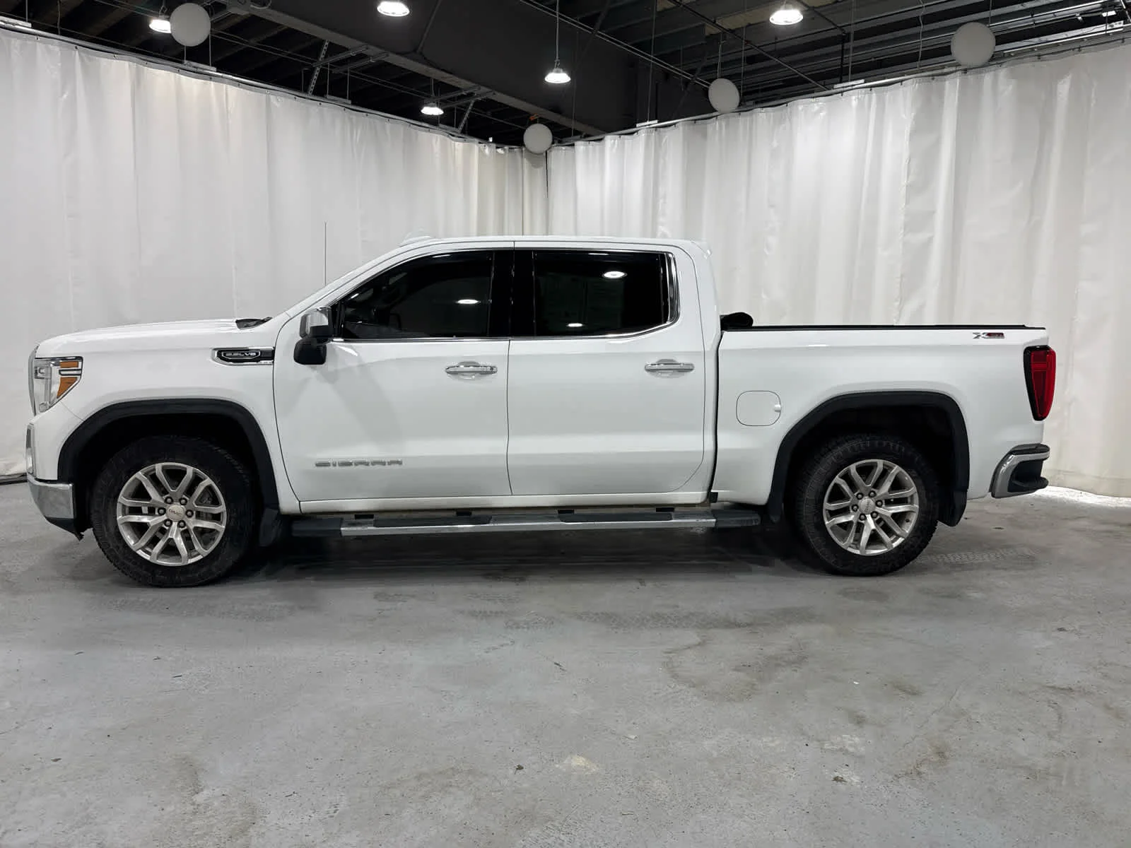 Certified Used 2019 SUMMIT WHITE GMC SLT image 2
