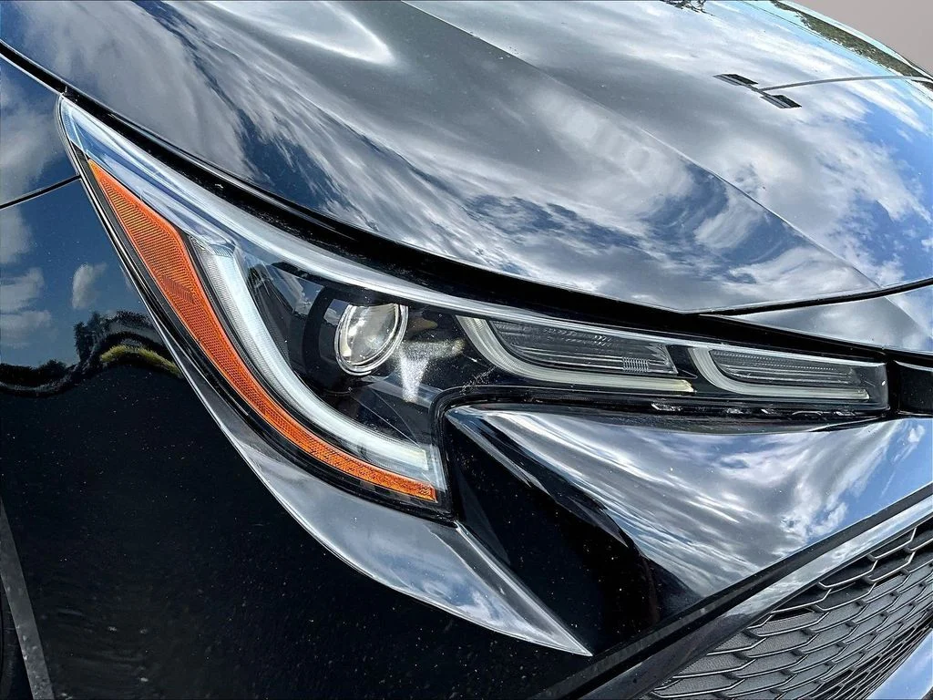 Used 2019 Midnight Black Metallic Toyota SE image 30