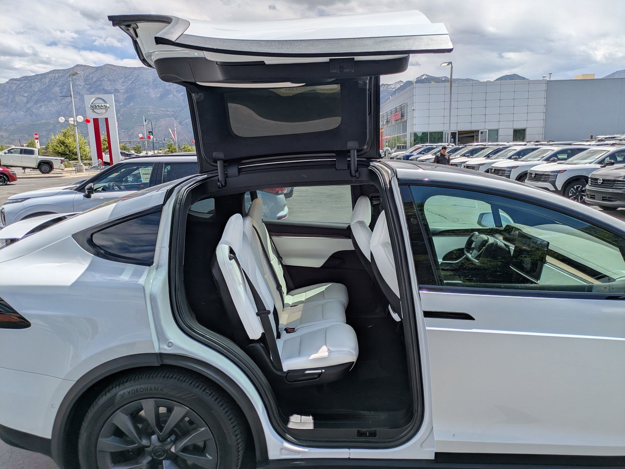 Used 2022 White Tesla AWD image 29
