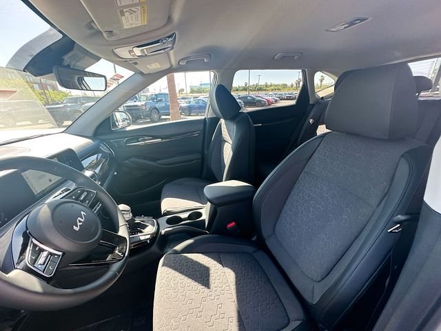 New 2026 Clear White / Black Roof Kia S image 21